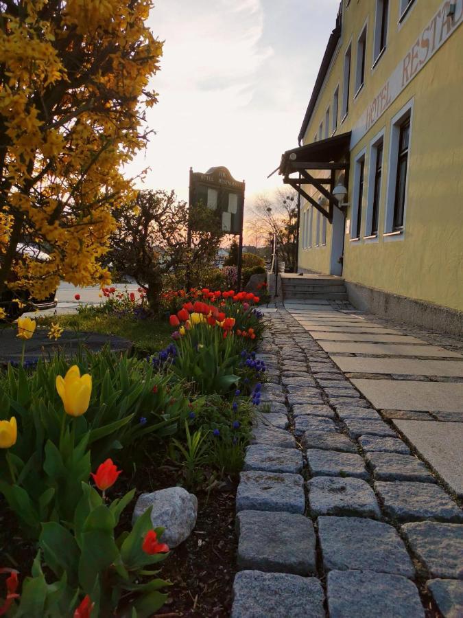 Hotel-Restaurant Kreuzhuber Neuburg am Inn Екстер'єр фото